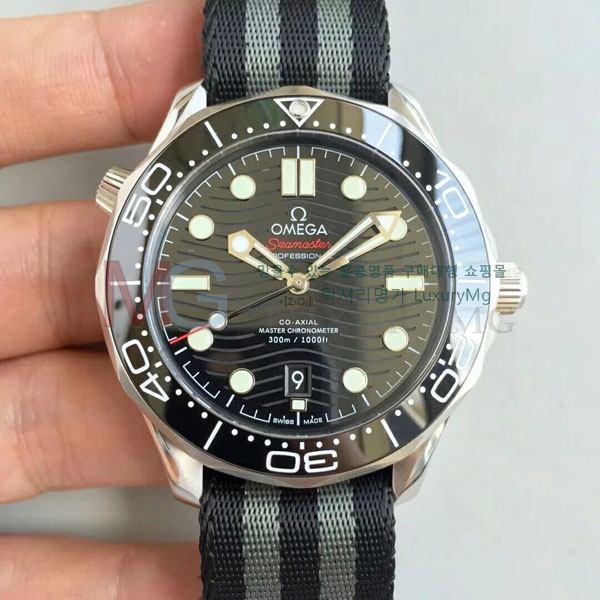 ް ð  ǰð ECS003240