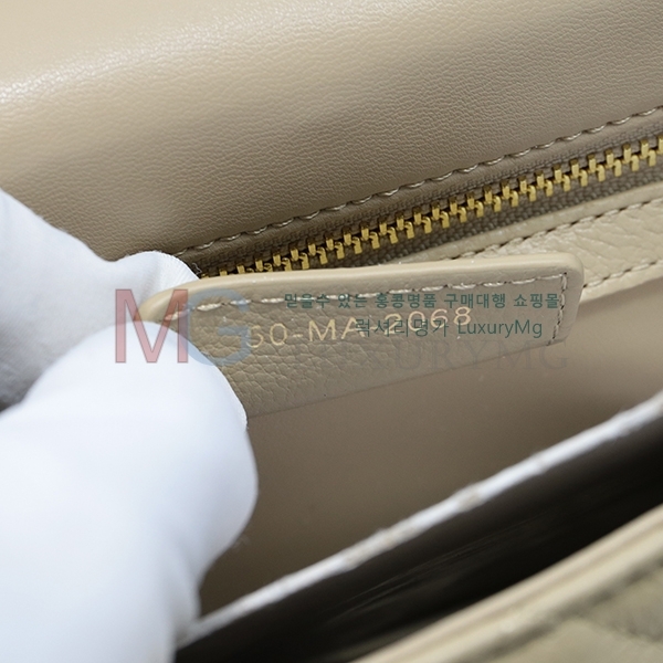  īι M9241-A-3