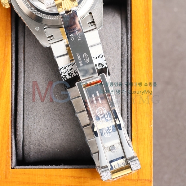 η Ż ð RM3255-4