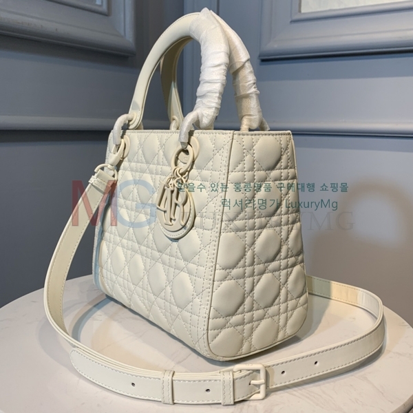  ̴ ̵ M0565-A-3