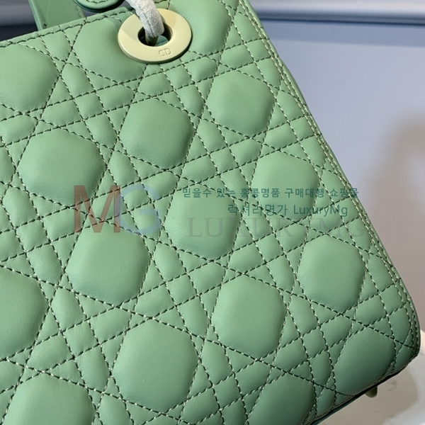  ̴ ̵ M0565-A-4
