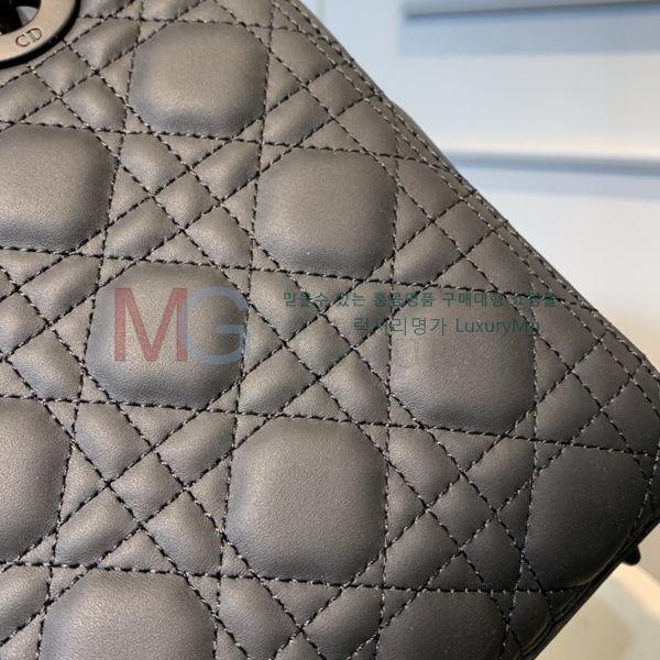  ̴ ̵ M0565-A-1
