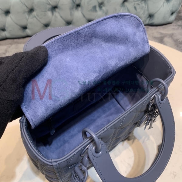  ̵ M0565-A-9