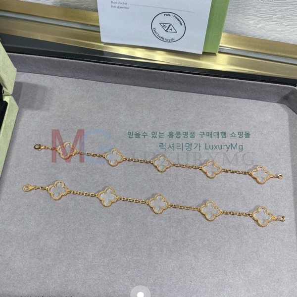 Ŭ  VA696051-9