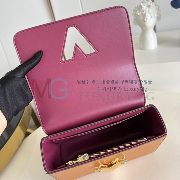 ̺ ƮƮ  M50282-A210-3