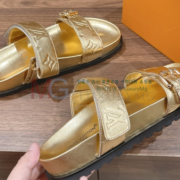 ̺   LV440032