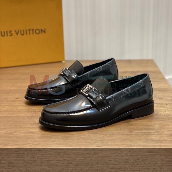 ̺ 屸 LEV6044-1
