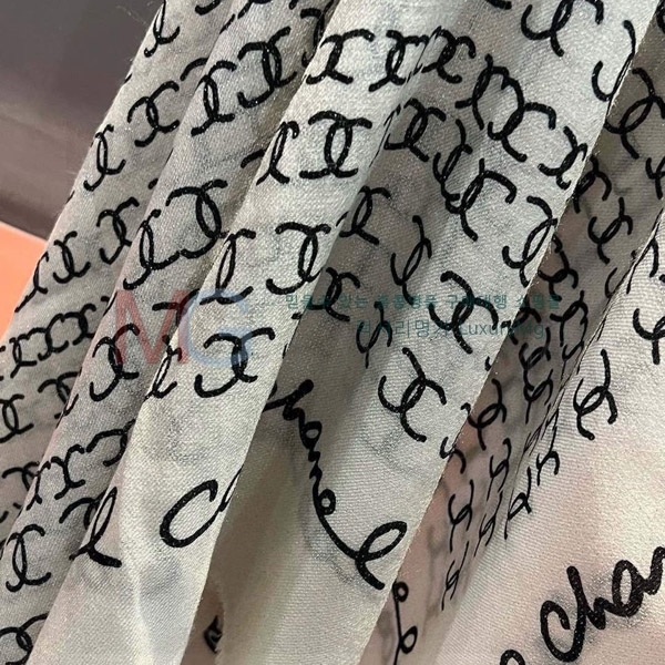  ÷/ī CH8211500-5