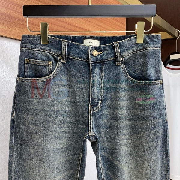   û GC22031636