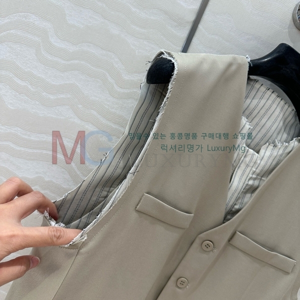   μҸ  MJ2532944-1