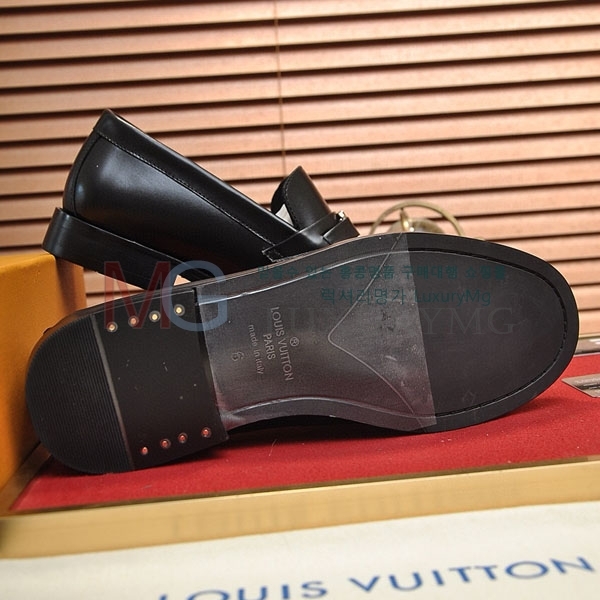 ̺   32LV86038-2