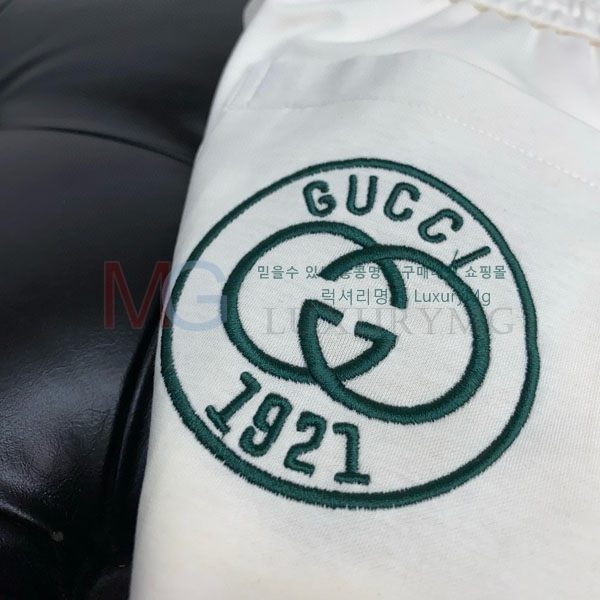    2GU8040123