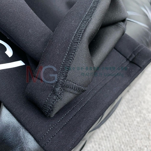    2GU8040124