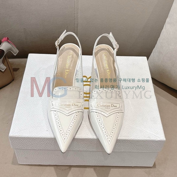     3D2R605569-1