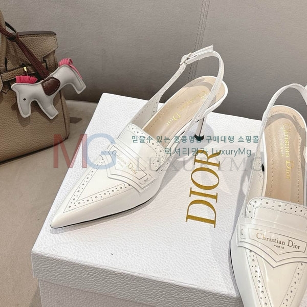     3D2R605569-1