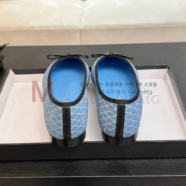  ÷  AA80F661-4