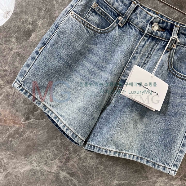  ˷  AQ425636