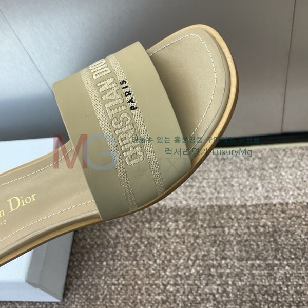     DI657770-1