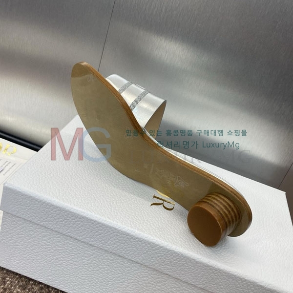     DI657770-5
