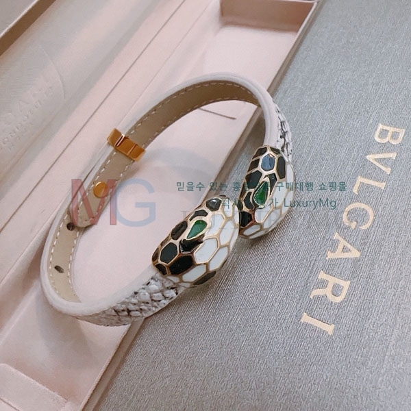 Ұ  BV665633