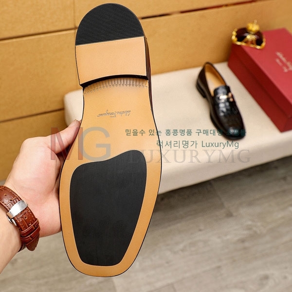 ䷹  F1E02880051