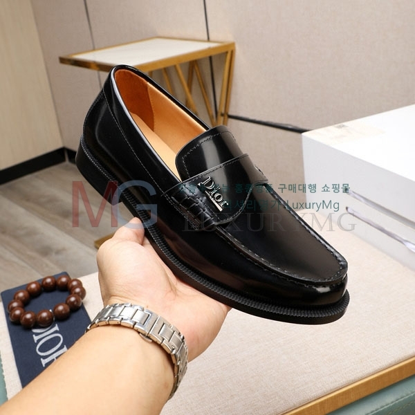   屸 DR066025