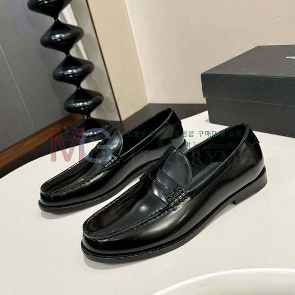 ζ   YSL56033