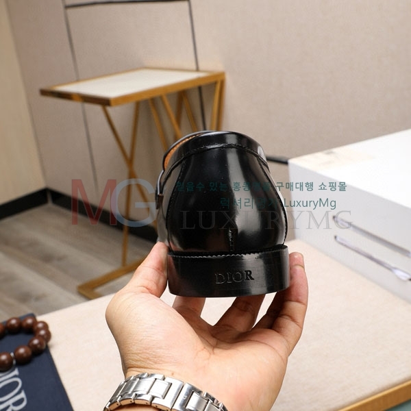   屸 DR066025-8