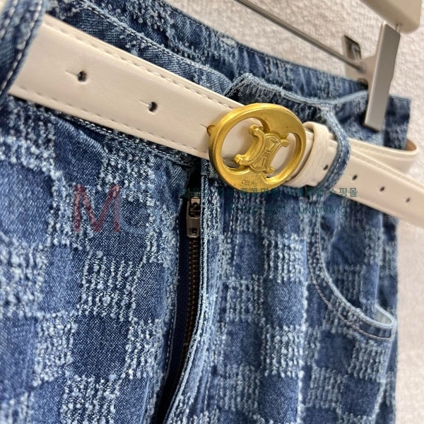   û CE425295