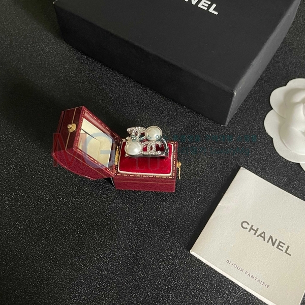 *  Ÿ  CH3617759