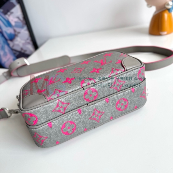 ̺  Nil  M15024-