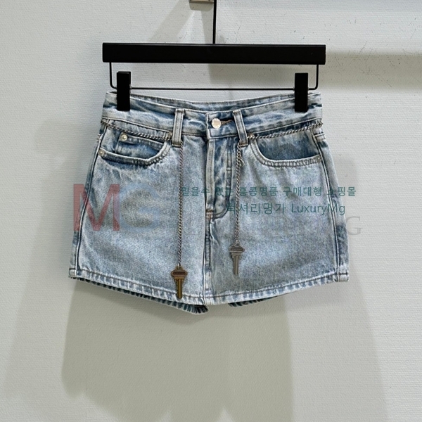  ˷   AX463877