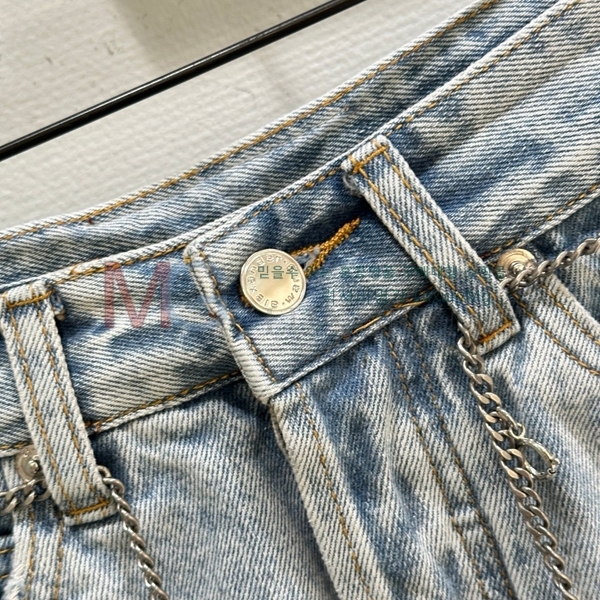  ˷   AX463877