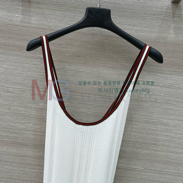   ǽ D25253660-1