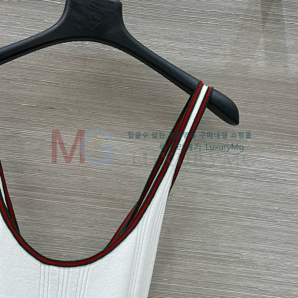   ǽ D25253660-1