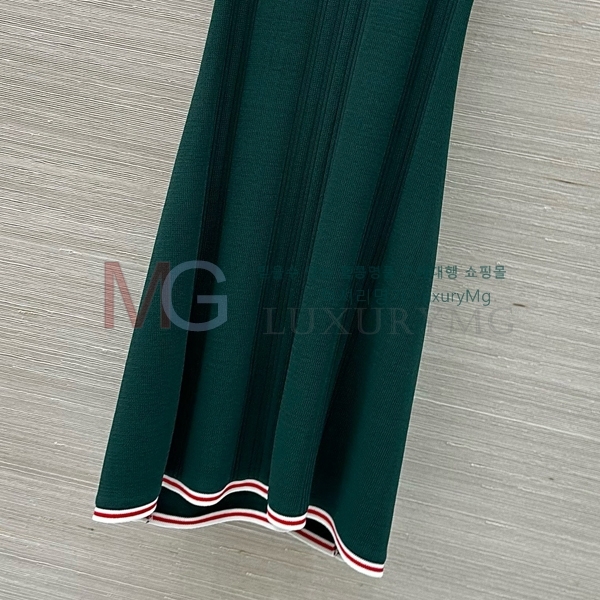   ǽ D25253660-2