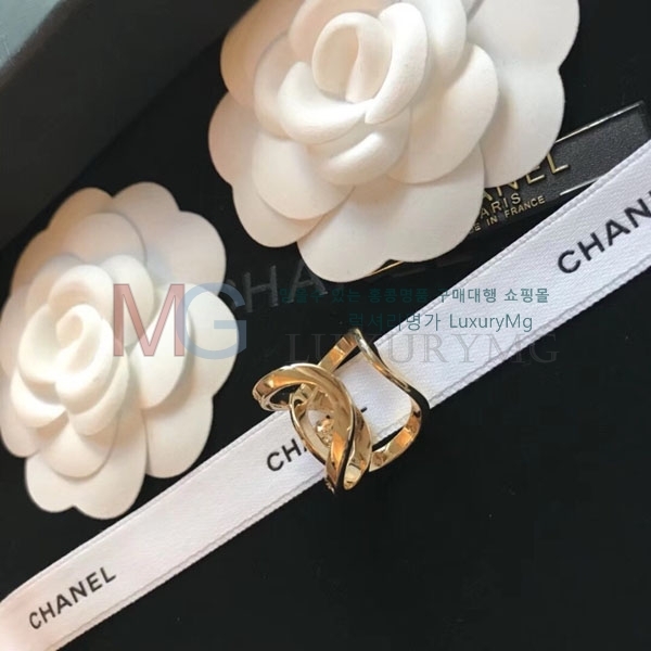 *  Ÿ  CH3617757