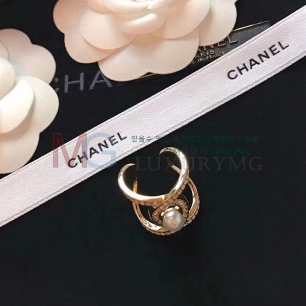 *  Ÿ  CH3617757