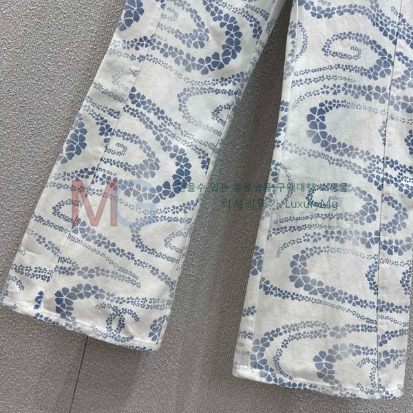  * û CH4186382-1