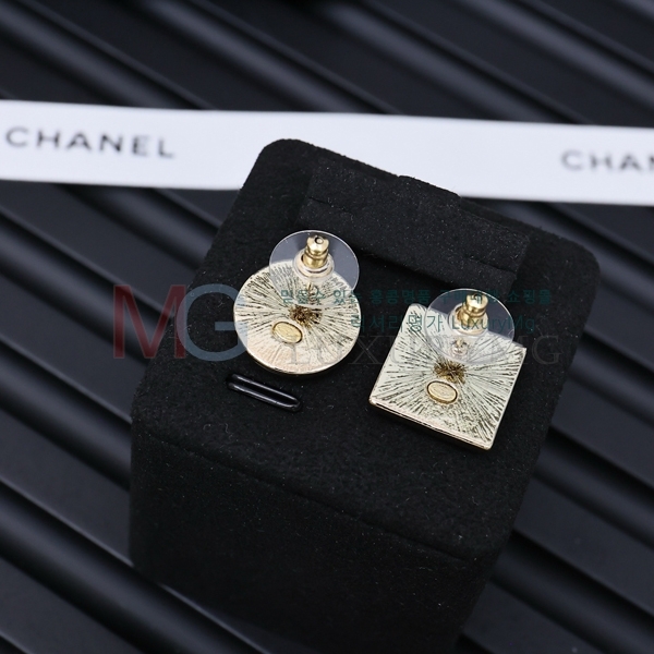 * Ͱ CH80667-4