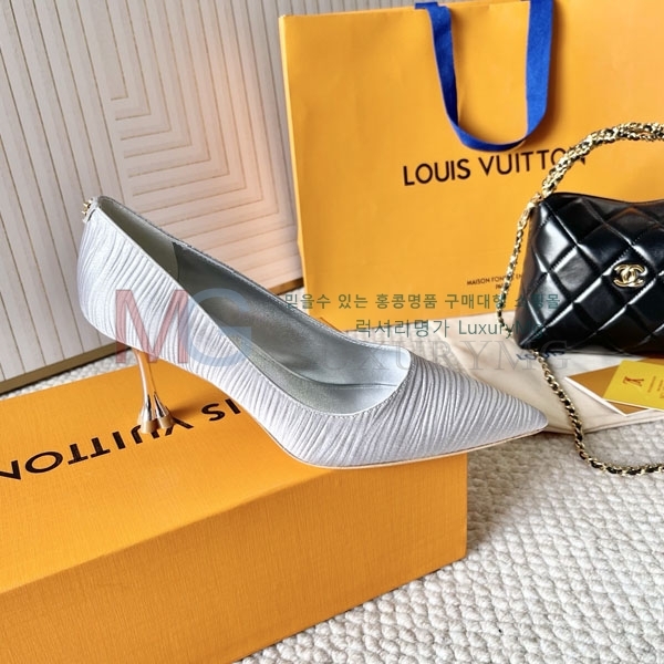 ̺   LV533306-3