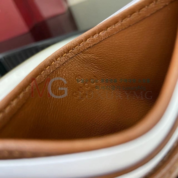  GG  ī 443127-306