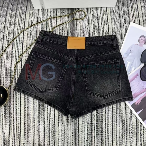  ˷   AX466376