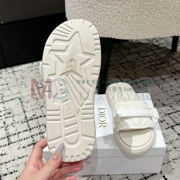    DR61102