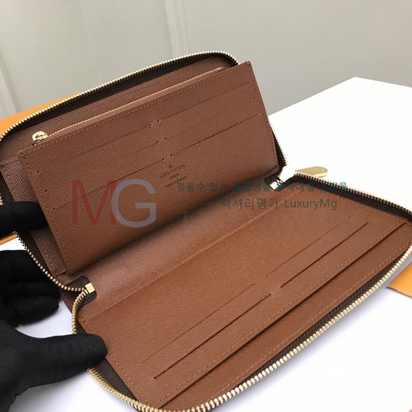 ̺   M62581-110