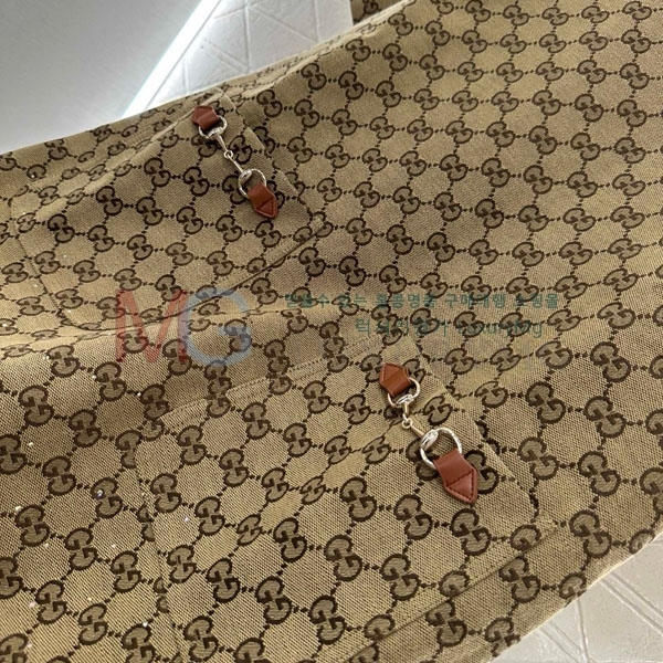   ǽ D252547