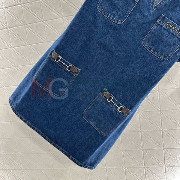  ǽ D252548