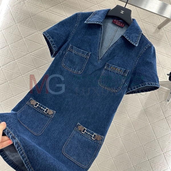   ǽ D252548