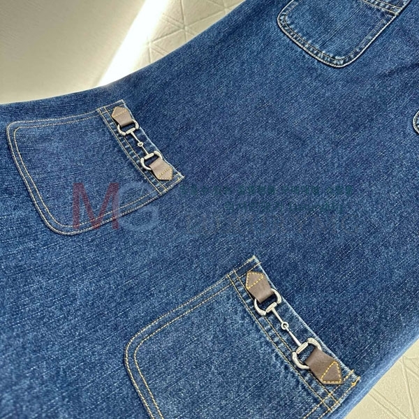   ǽ D252548